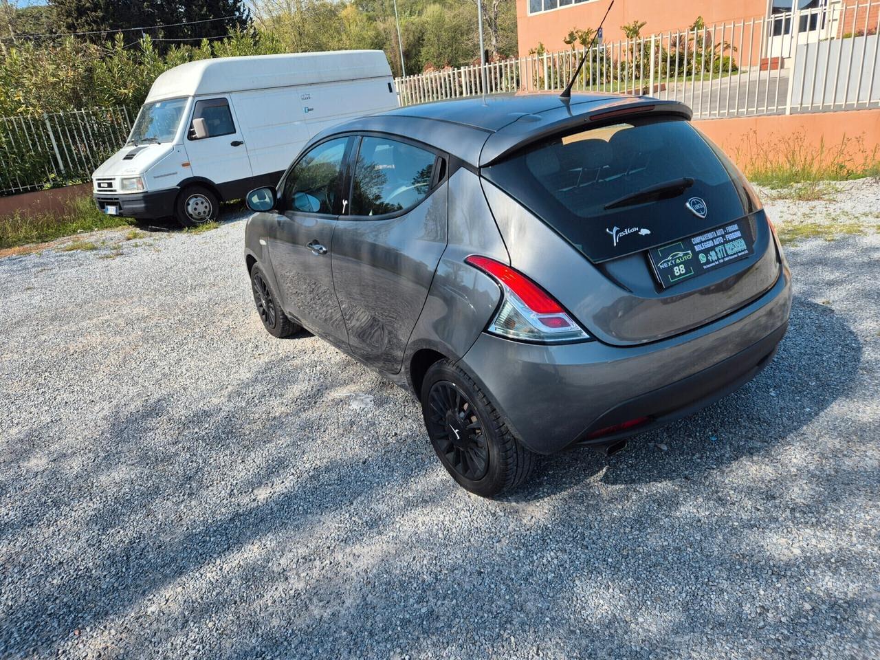 Lancia Ypsilon 1.2 69 CV 5 porte S&S Silver