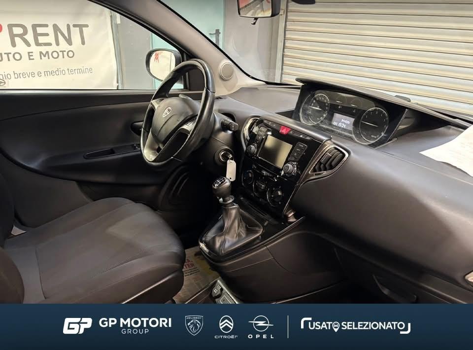 Lancia Ypsilon 1.2 69 CV 5 porte S&S Gold