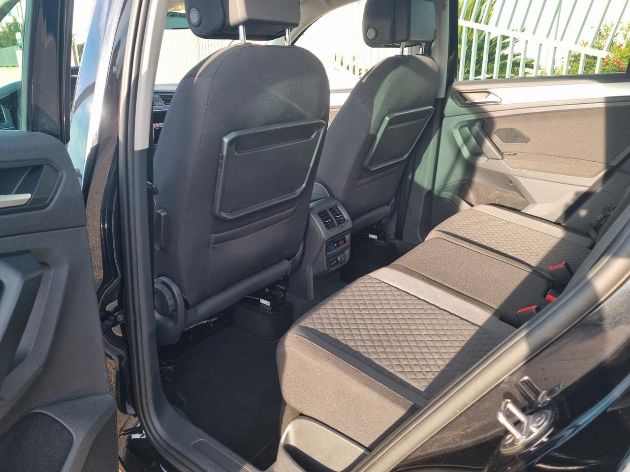 Volkswagen Tiguan 2.0 TDI SCR DSG Business BlueMotion Technology