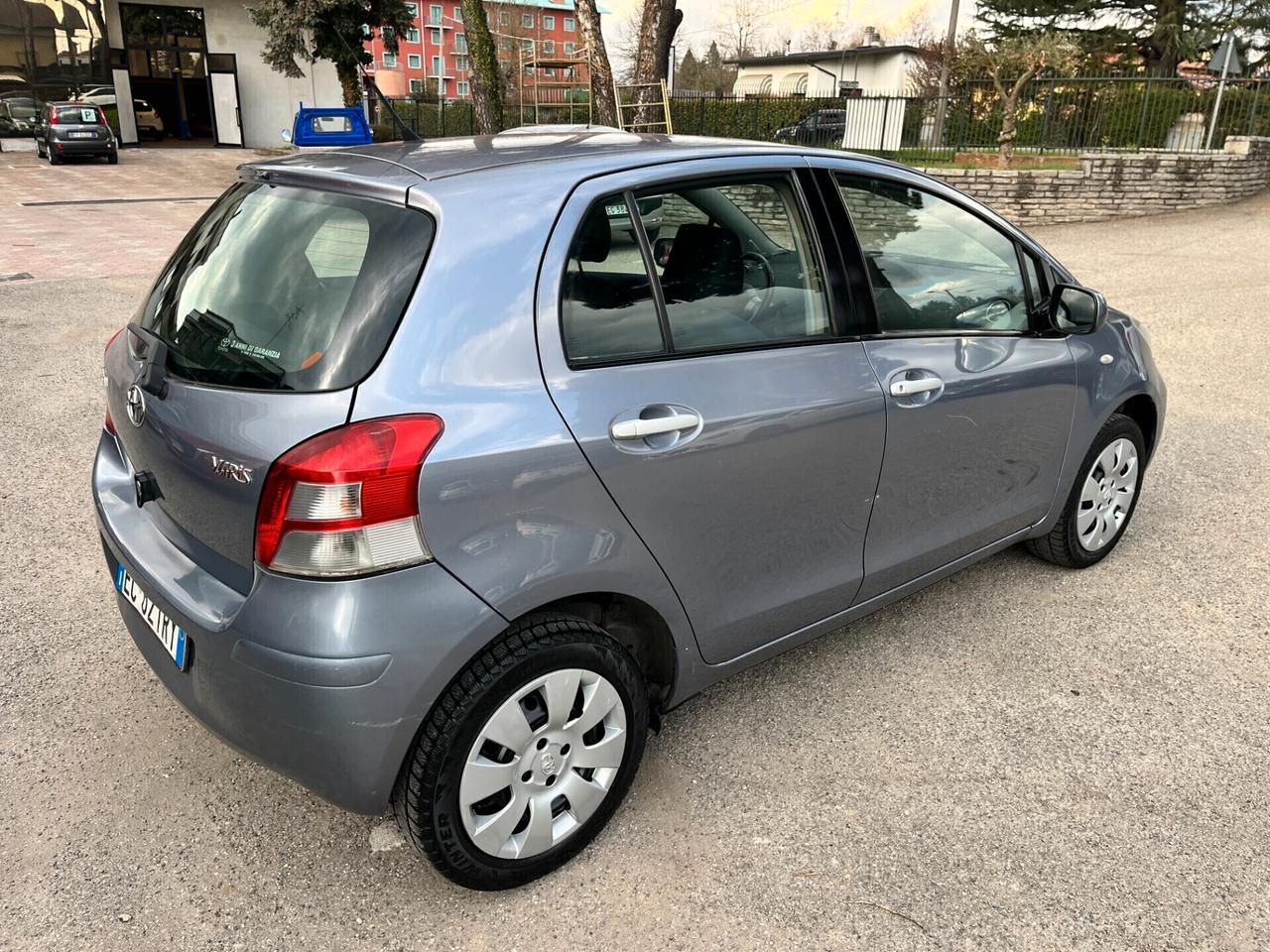 Toyota Yaris 1.0 5 porte Sol
