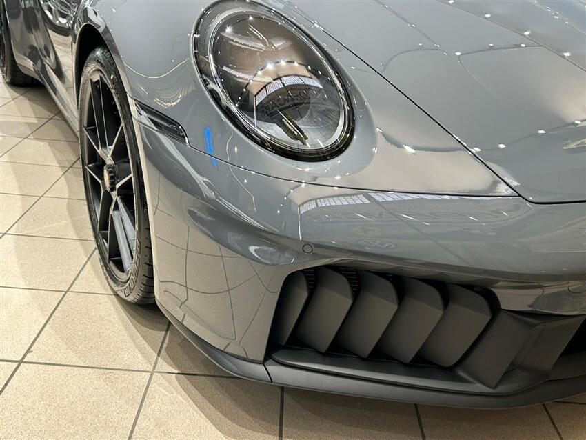 Porsche 911 Coupe 3.6 Carrera GTS auto