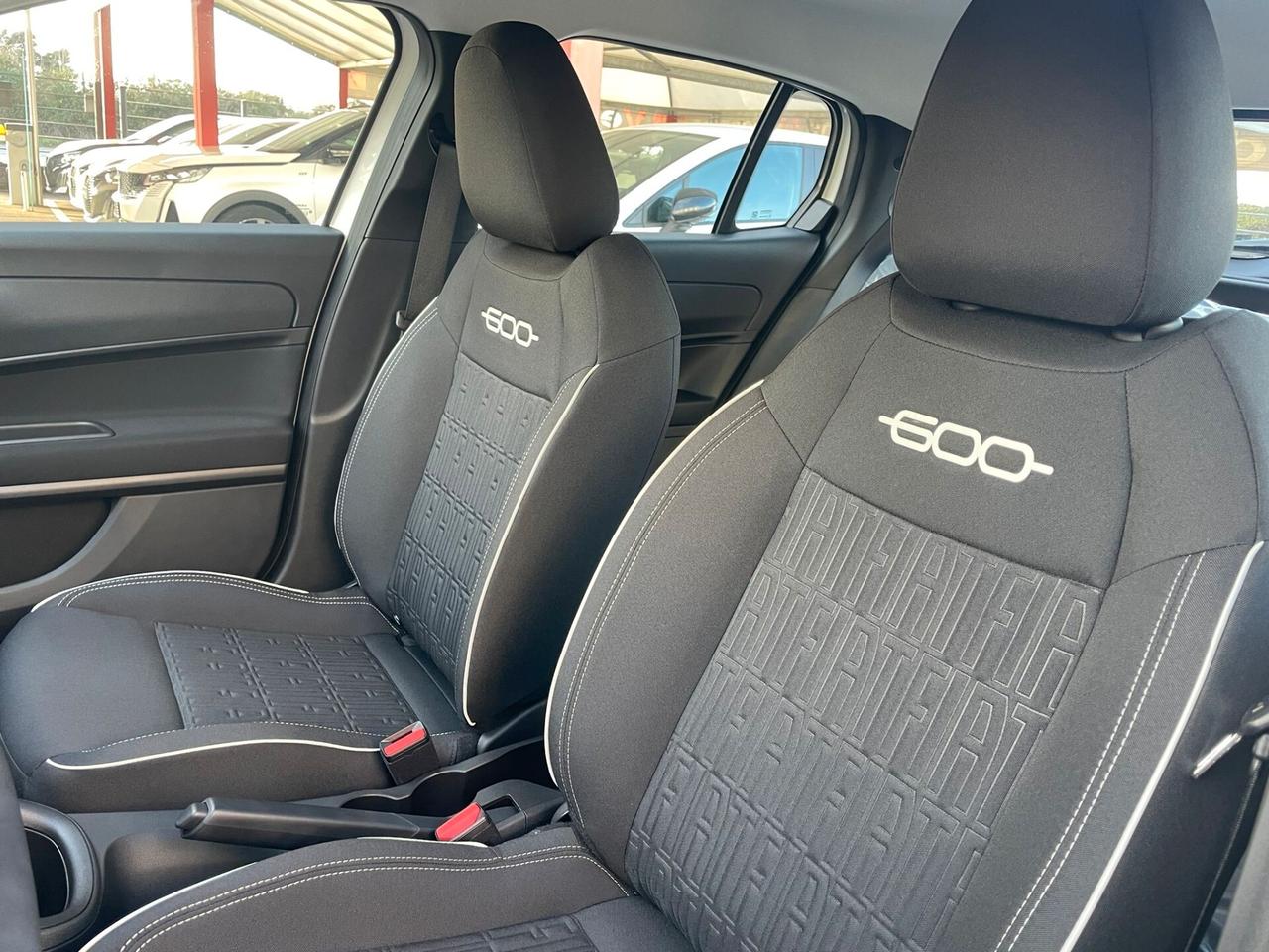 Fiat 600 Hybrid 100 CV DCT MHEV