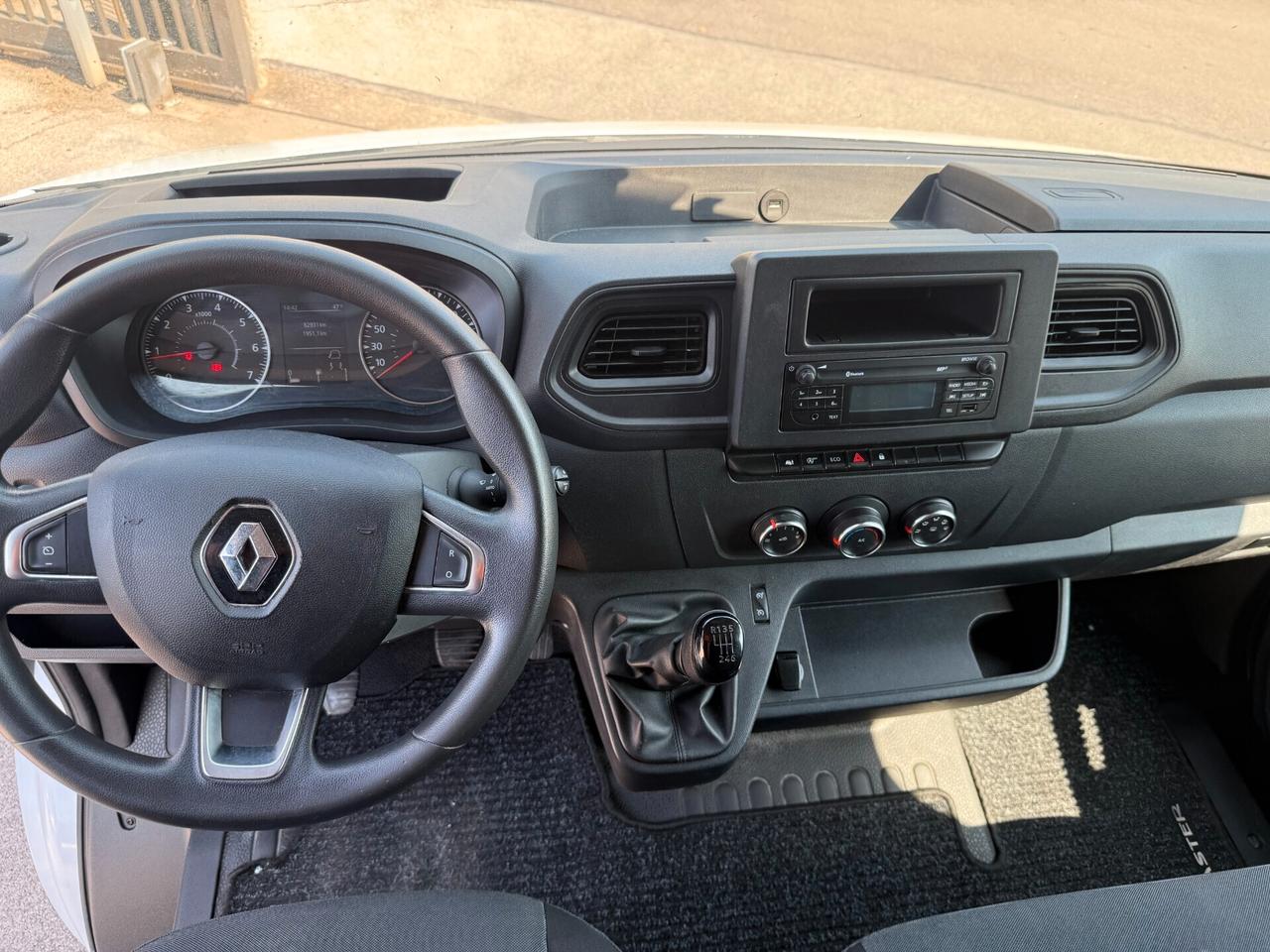 Renault Master T35 2.3 dCi 150 L2 H2 HKA
