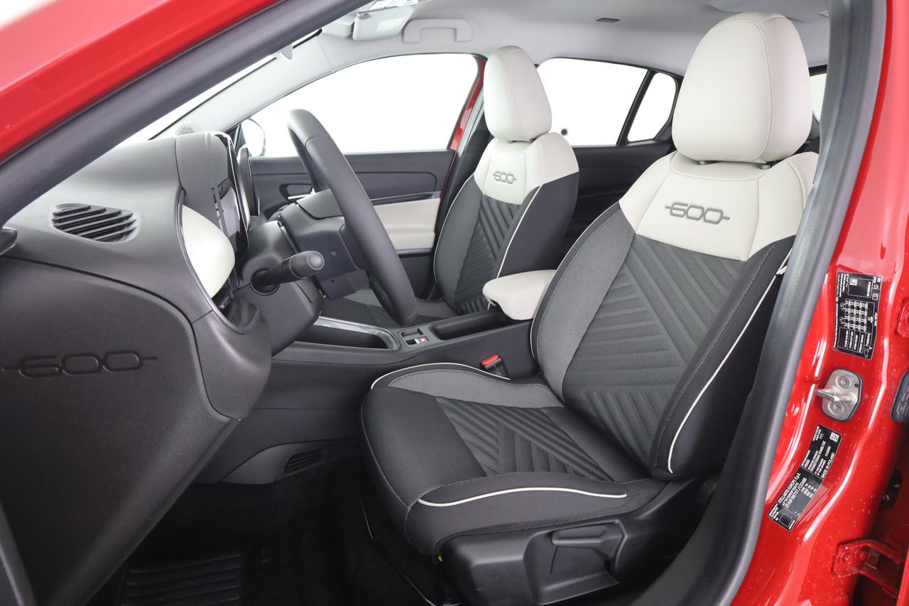 FIAT 600 (2023-->) 600 Hybrid 110 CV DCT MHEV La Prima