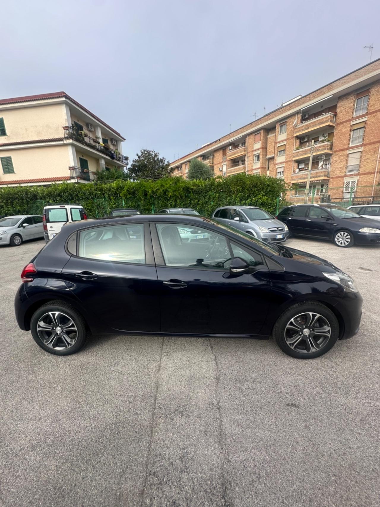 Peugeot 208 PureTech 82 5p. GPL Active