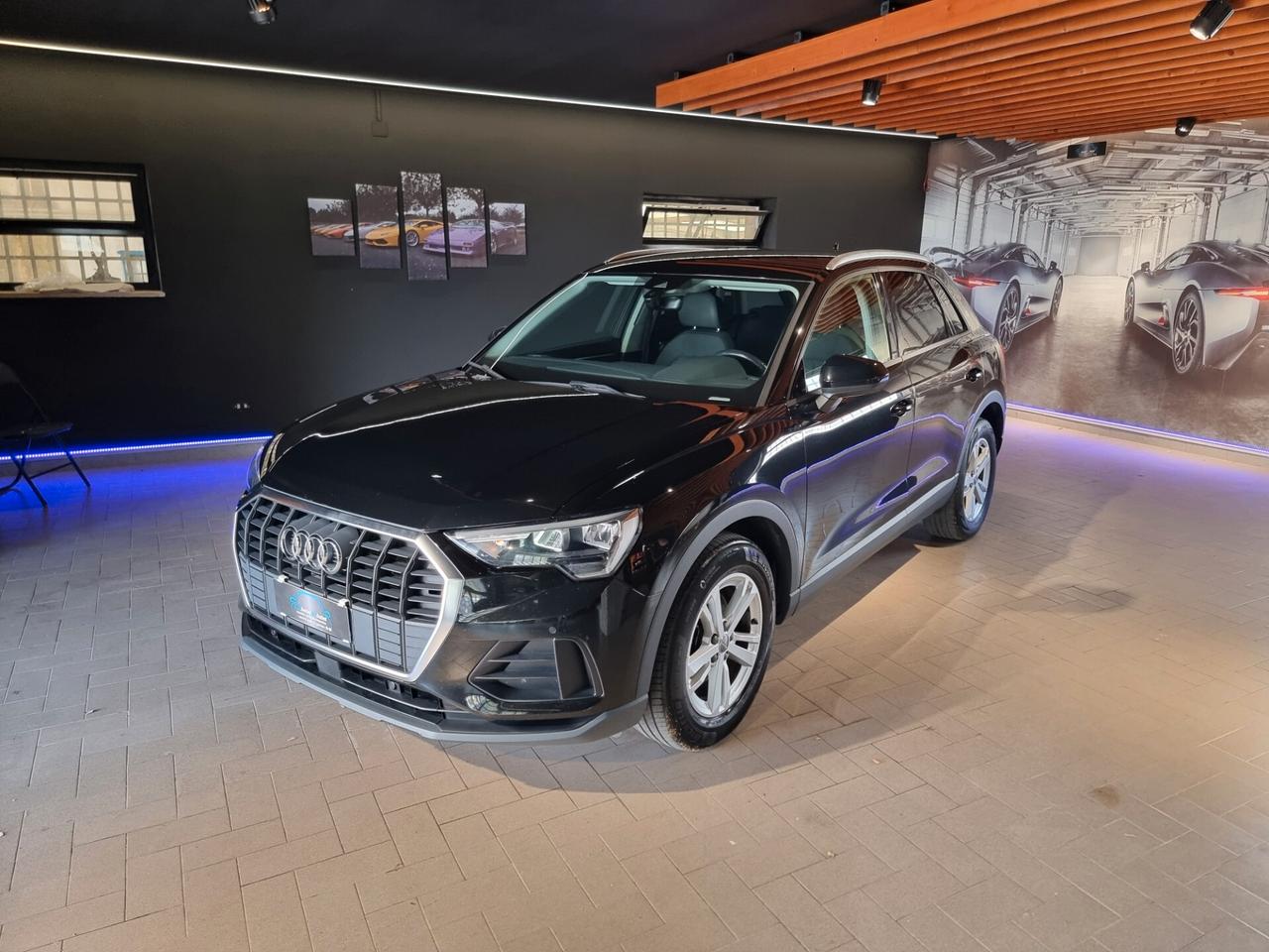 AUDI Q3 35 TDI S tronic Business • Virtual Cockpit • LED • Navi • Euro 6