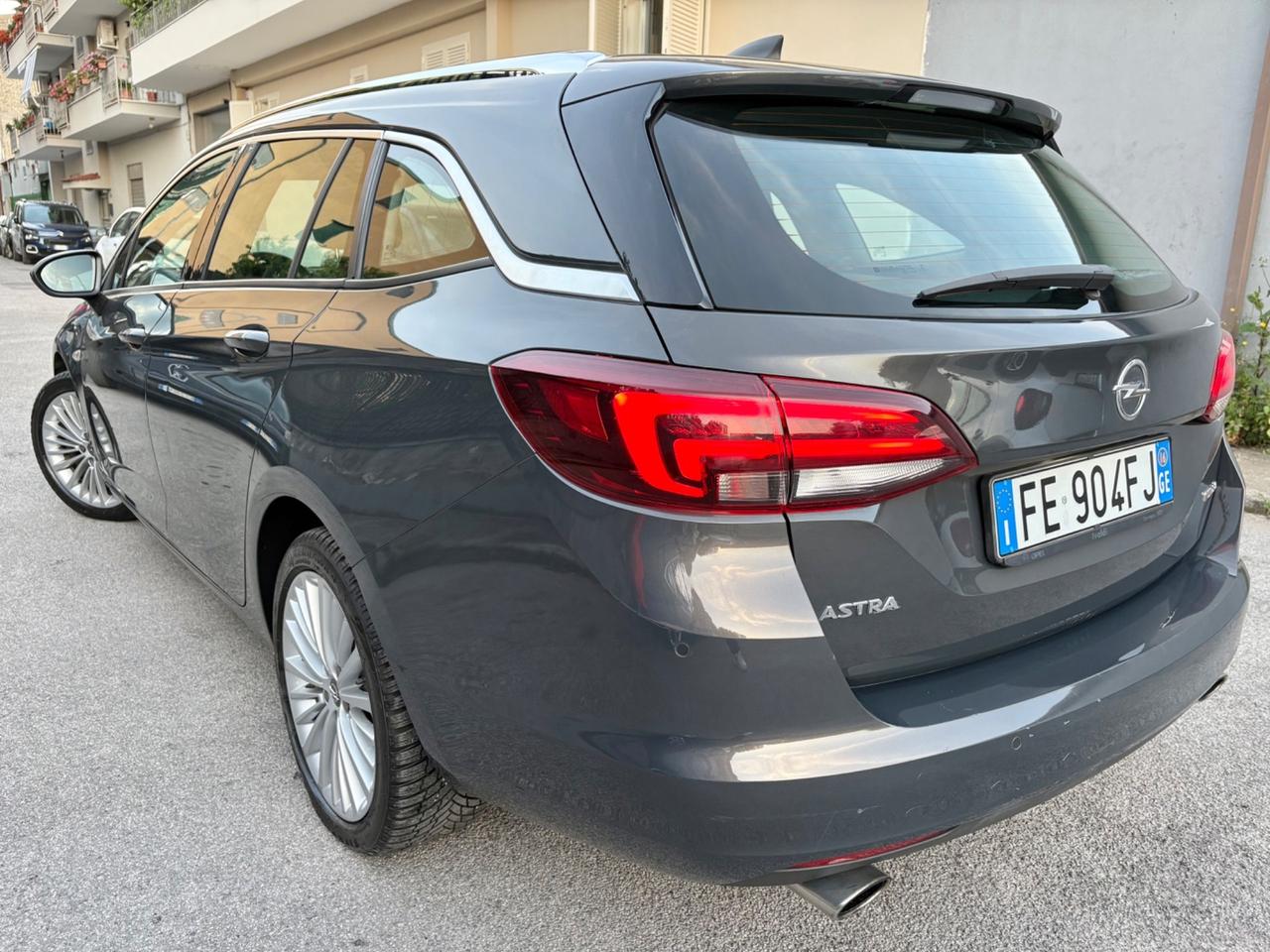 Opel Astra 1.6 T. benz. 200CV magnifica