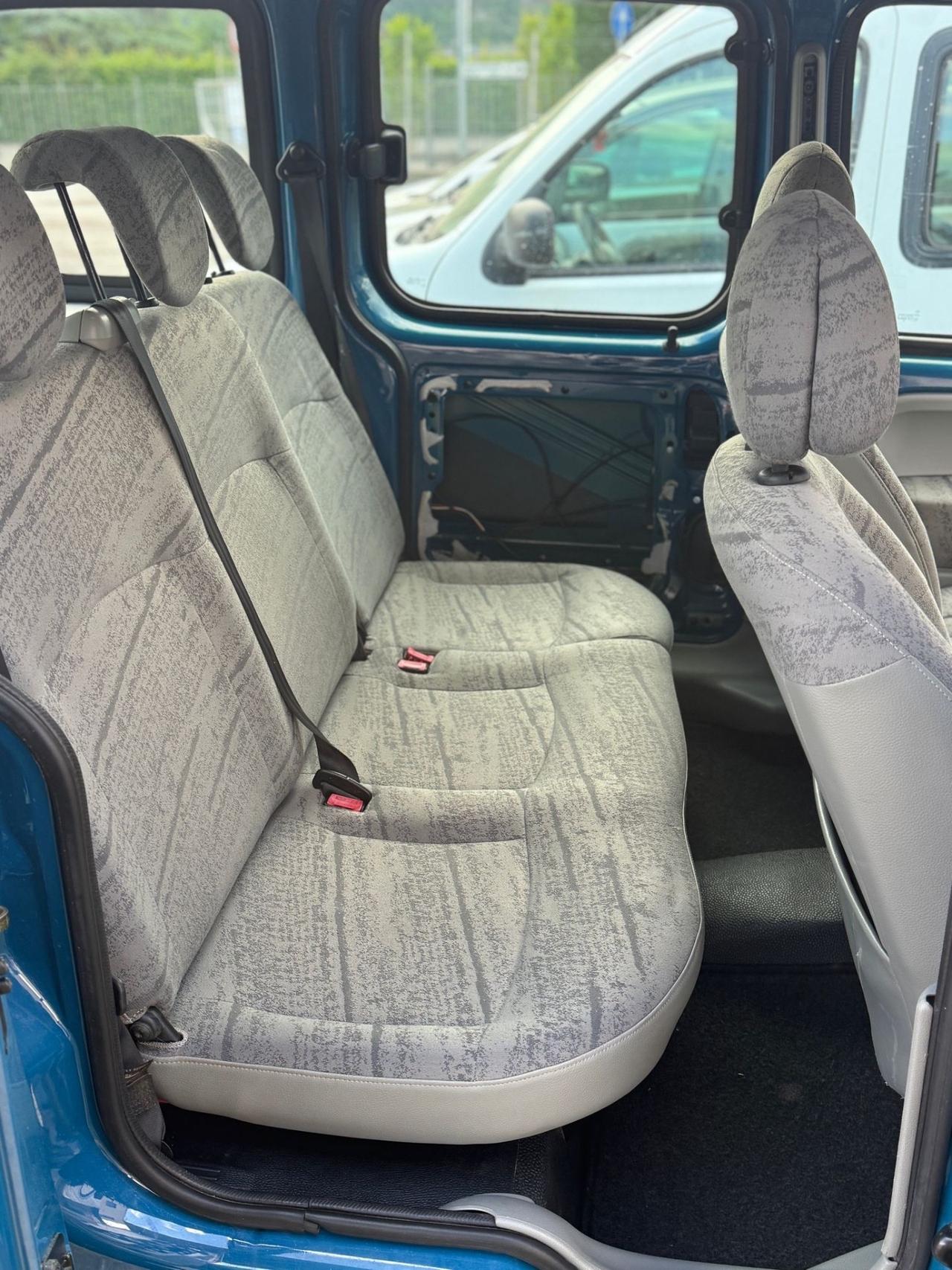 Renault Kangoo 1.2 16V 4p. Authentique