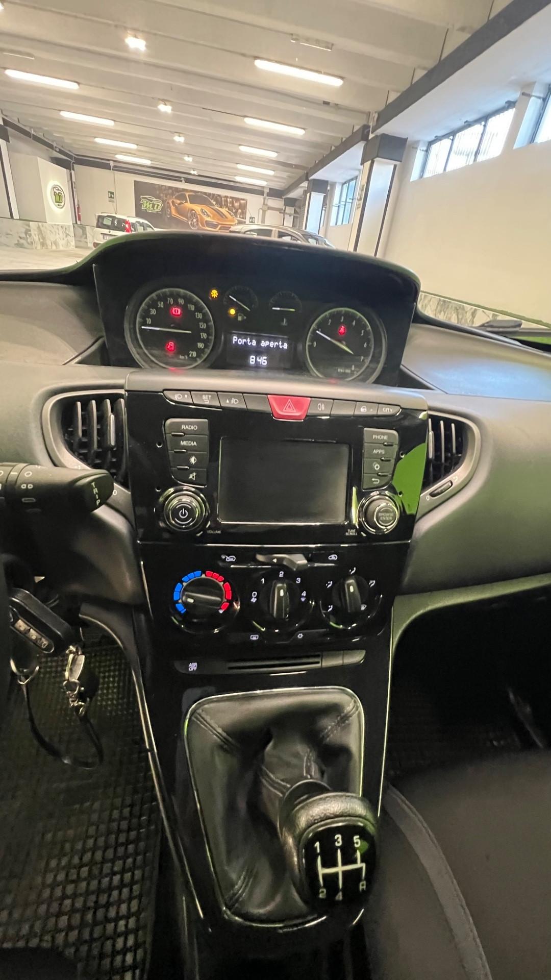 Lancia Ypsilon 1.2 69 CV 5 porte Platinum