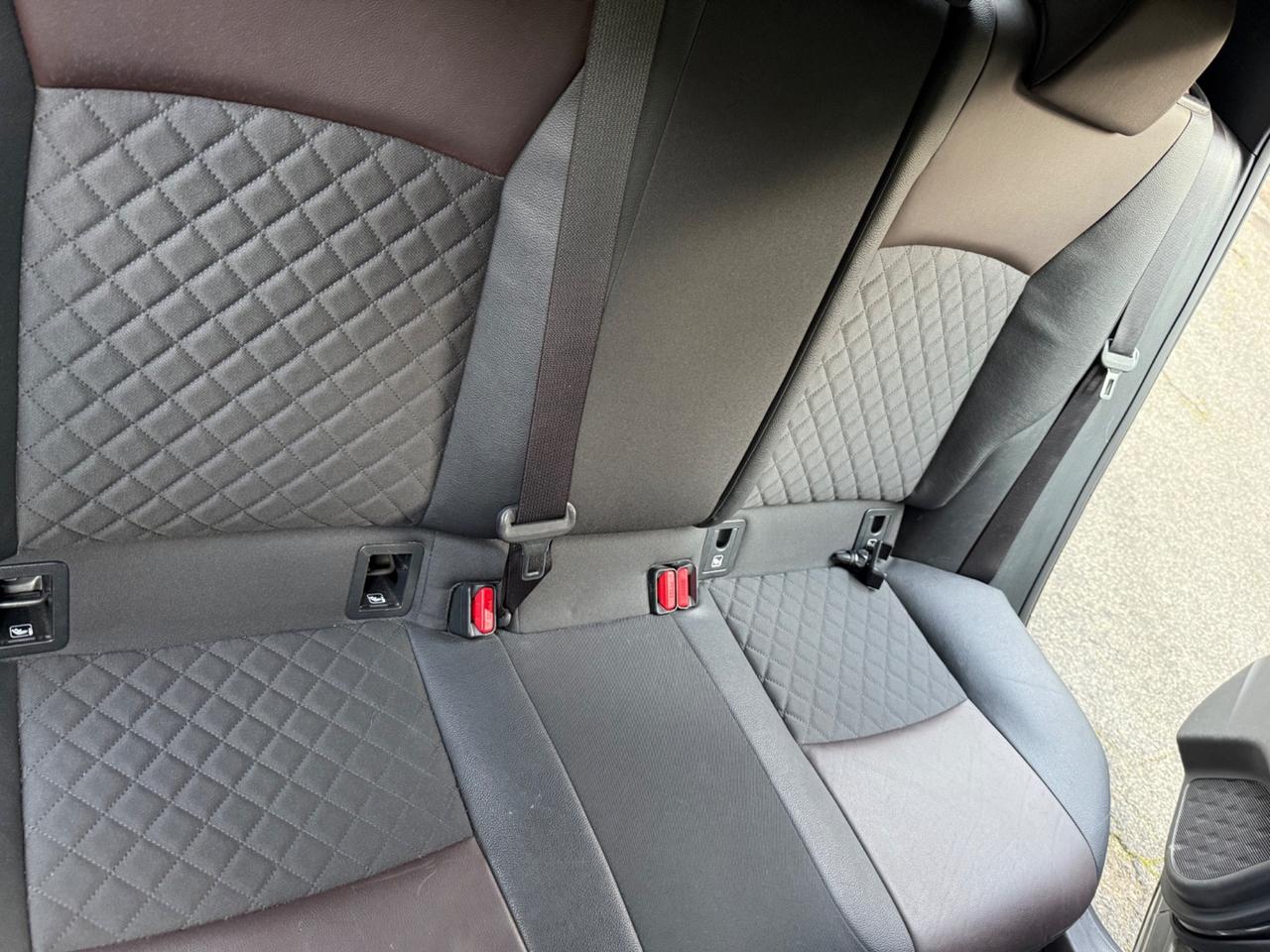 Toyota C-HR 1.8 Hybrid E-CVT Business