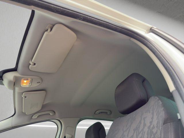 PEUGEOT 3008 1.6 HDi 112CV cambio robotizzato Tecno