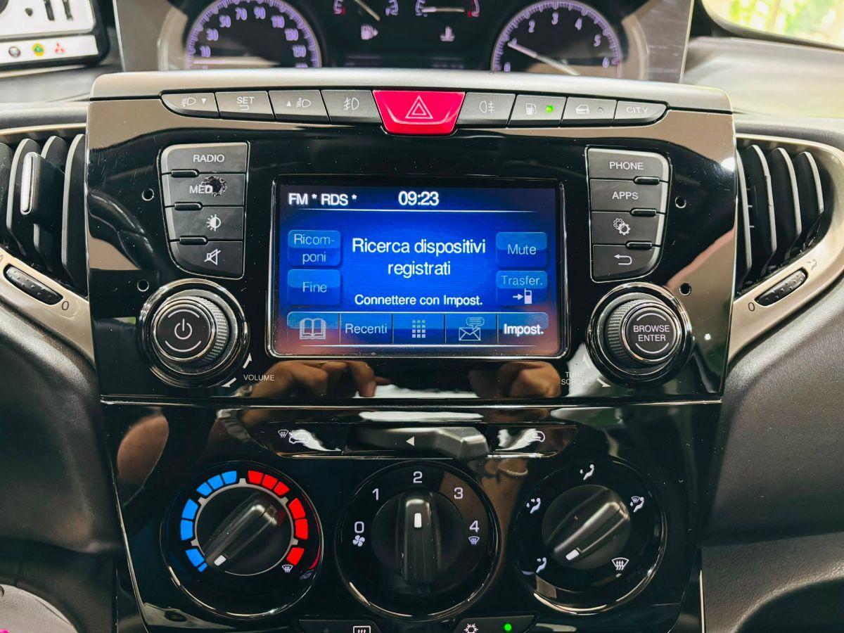 Lancia Ypsilon 1.2 69 cv 5p. GPL Ecochic