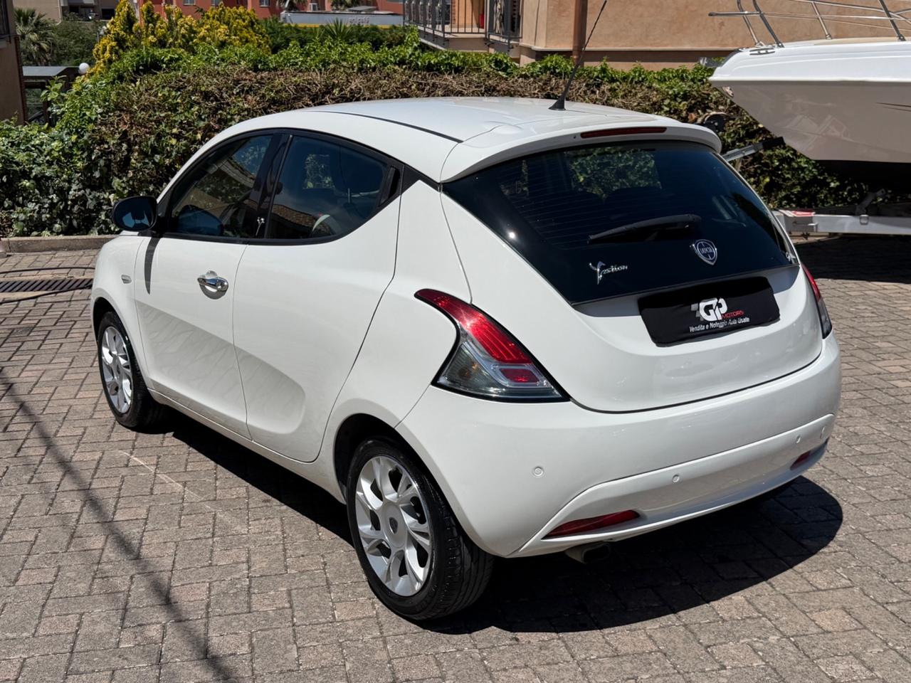 Lancia Ypsilon 1.2 69 CV 5 porte Platinum