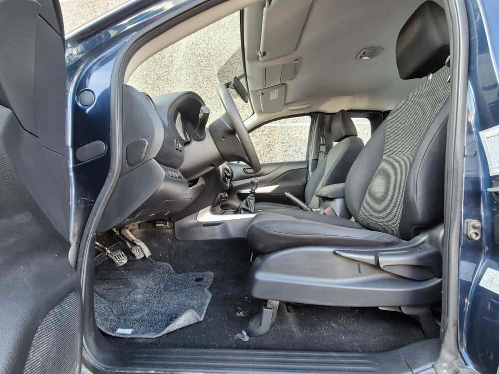 Nissan Navara 2.3 dCi K. Cab IVA DETRAIBILE