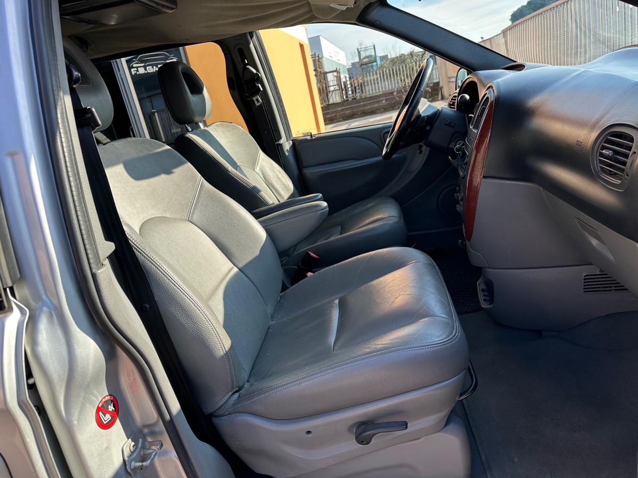 Chrysler Voyager Grand 2.8 CRD cat Limited Auto