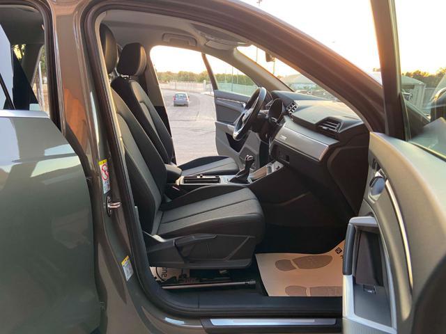 AUDI Q3 35 2.0 TDI S tronic Business Advanced COCKPIT