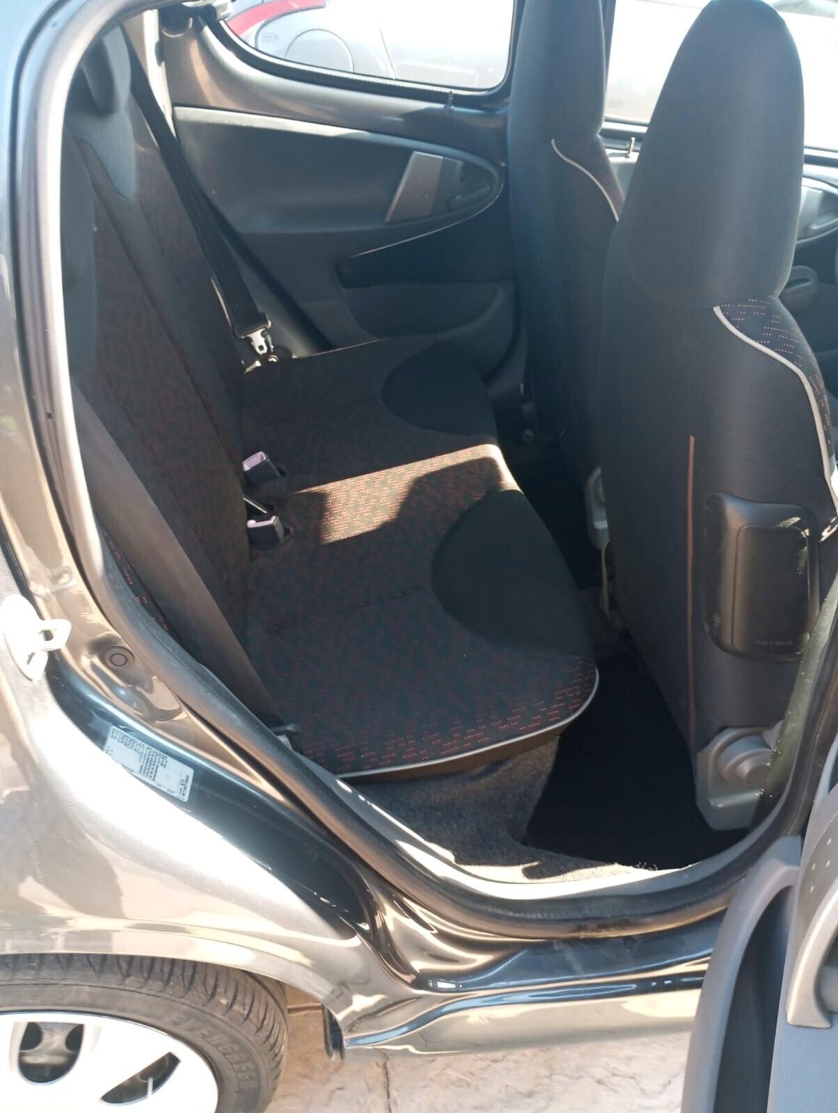 Peugeot 107 1.0 68CV 5p. Sweet Years