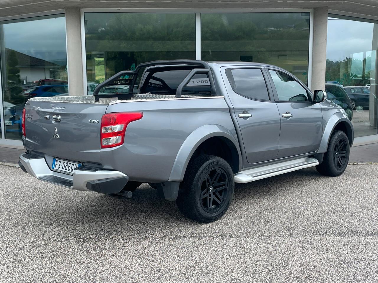 Mitsubishi L200 EDITION 100 2.4 DI-D/181CV