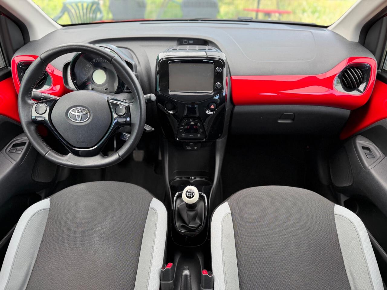 Toyota Aygo 1.0 VVT-i 69 CV 5 porte x-play