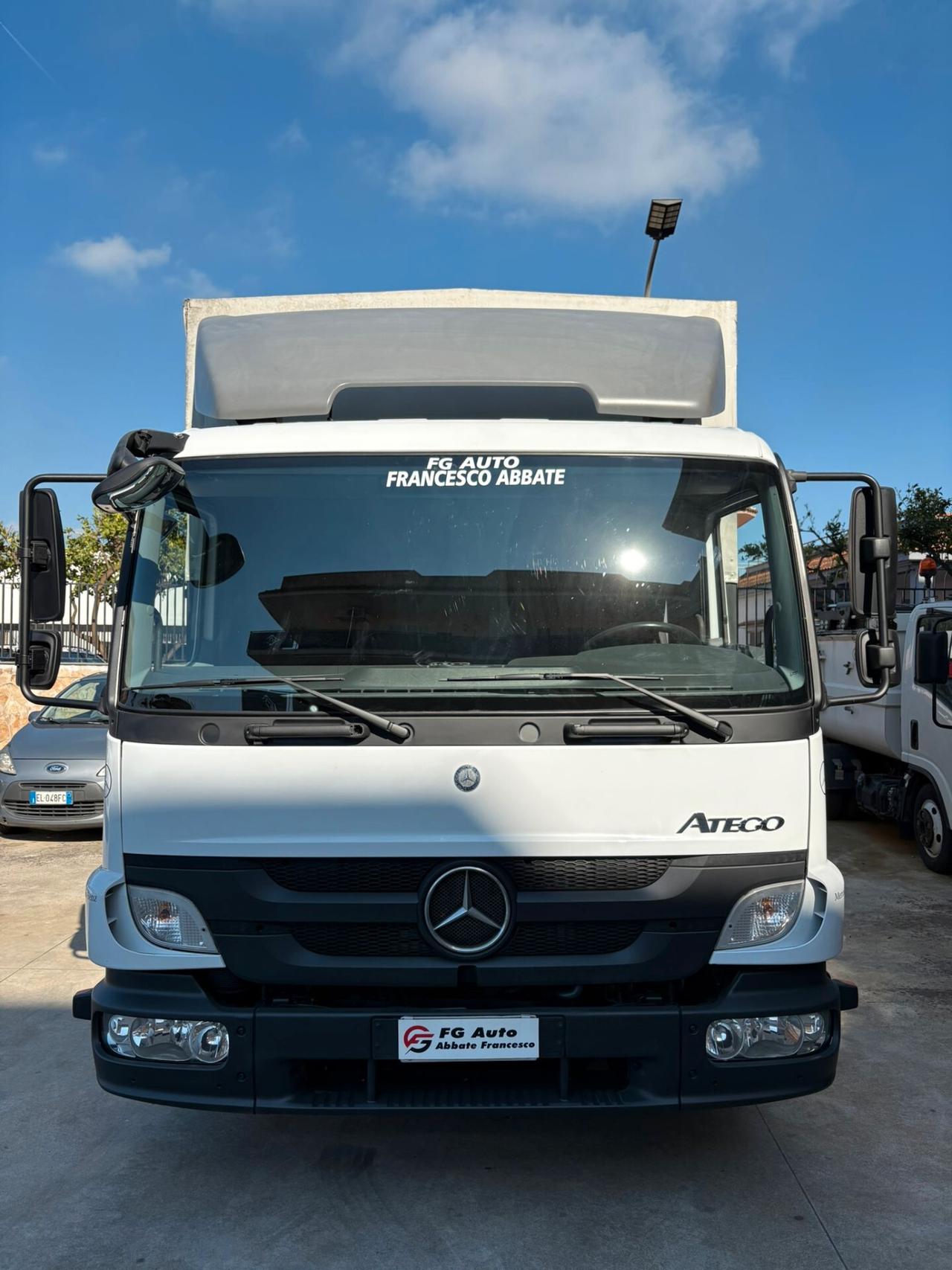 Mercedes Benz ATEGO 818 telonato 2014 130.000km