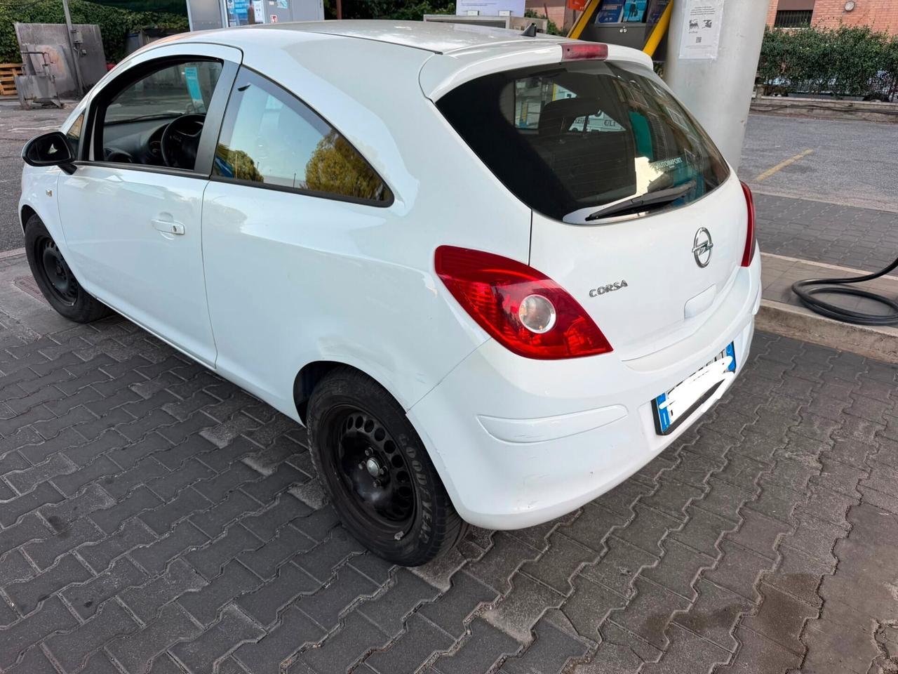 Opel Corsa 1.2 Edition offerta del mese