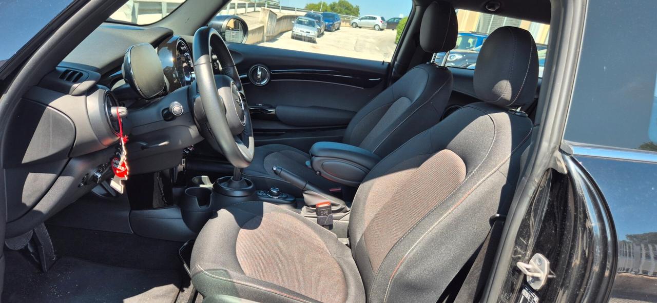 Mini 1.5 Cooper AUT - NEOPATENTATI