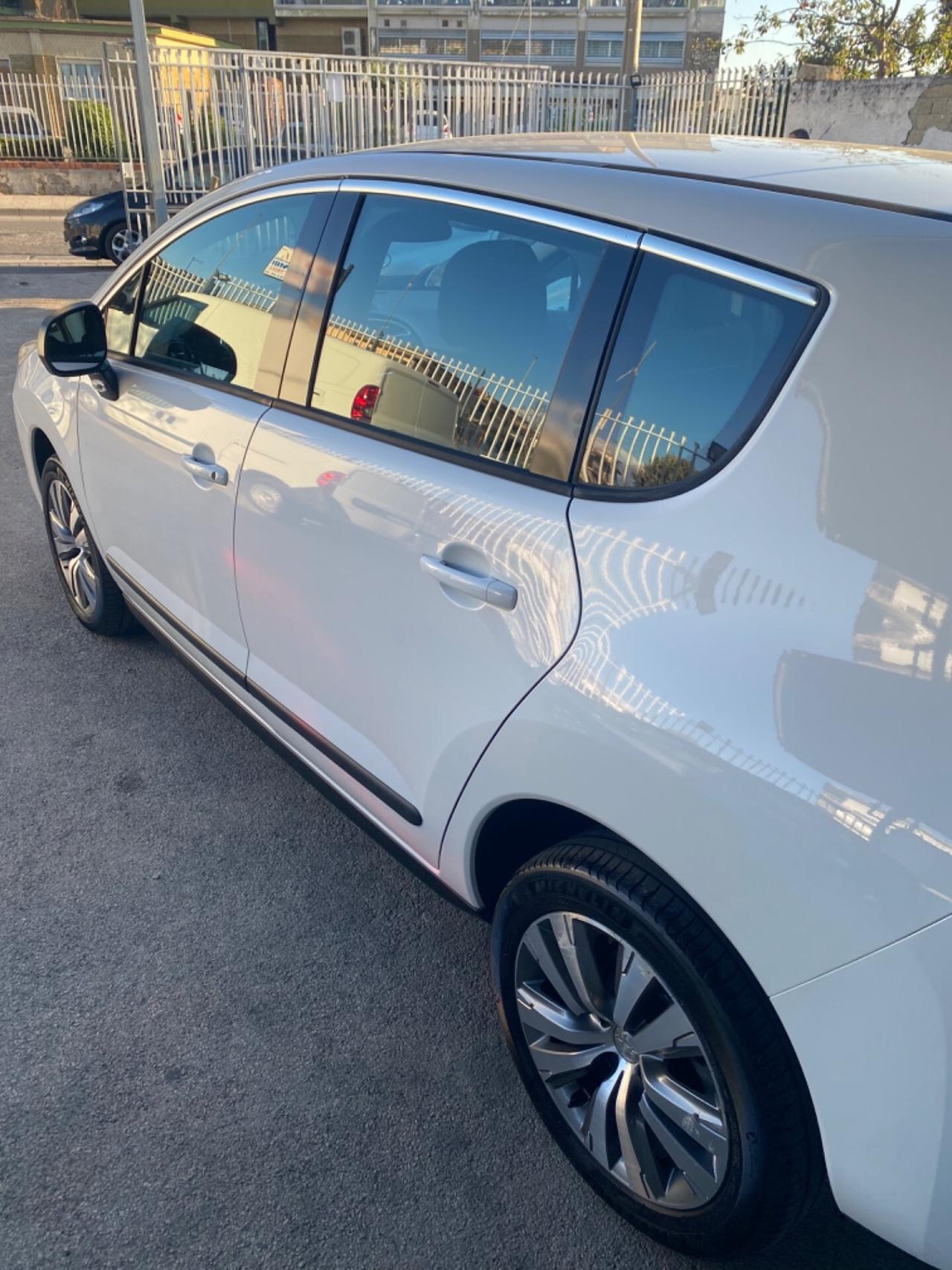 Peugeot 3008 1.6 HDI Fine 2016 Full Navi Led