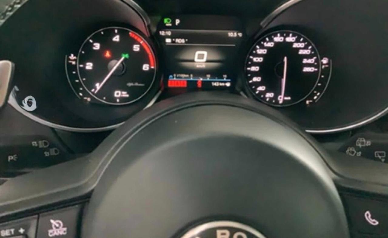 Alfa Romeo Stelvio 2.2 Turbodiesel 160 CV AT8 RWD Super