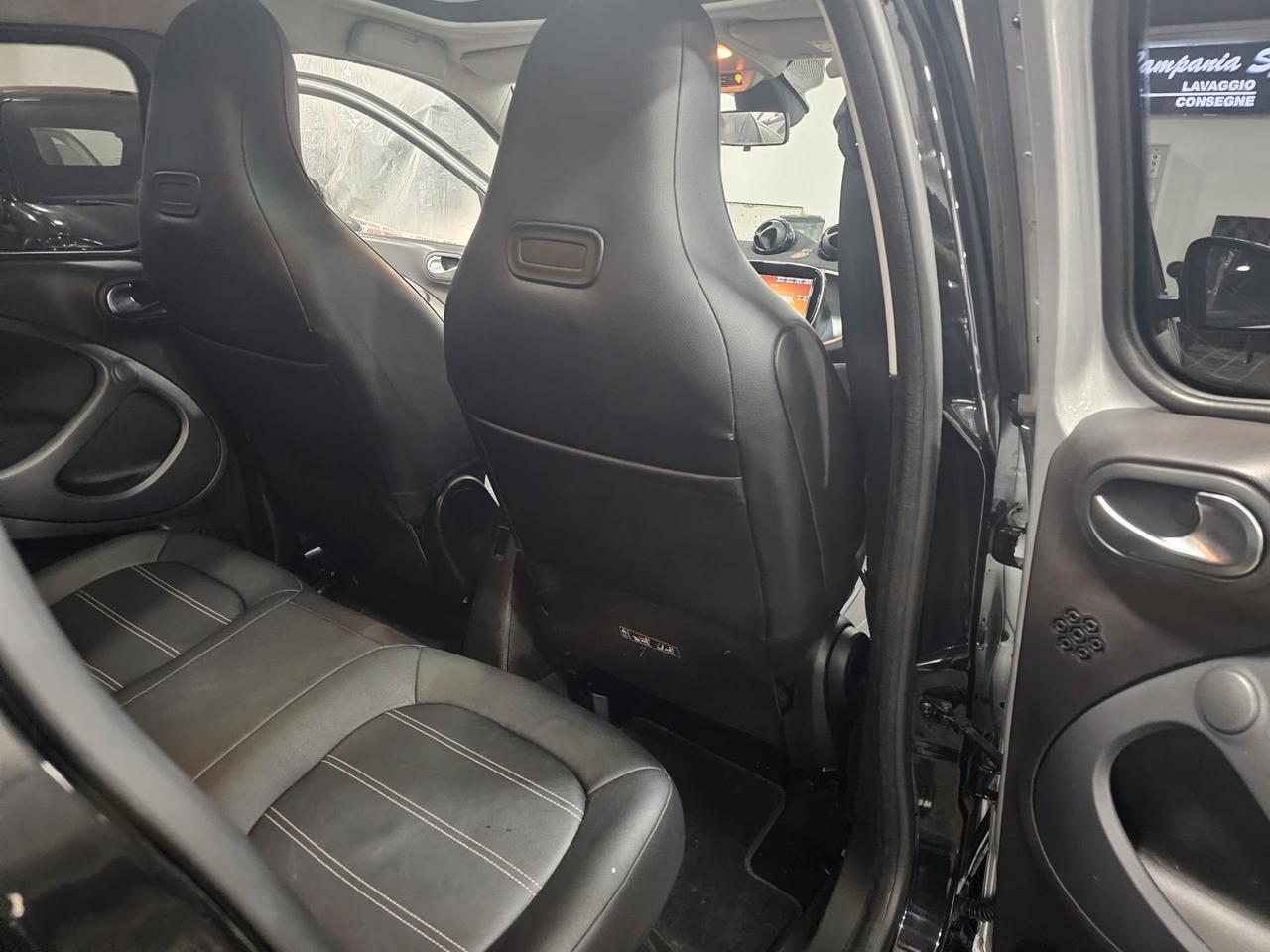 NUOVA SMART FORFOUR BRABUS STYLE EXCLUSIVE EDITION 0.9 BENZ 90CV TWINAMIC