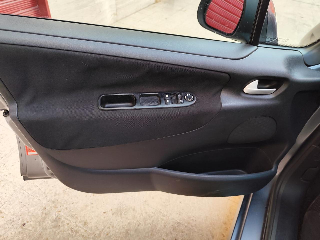 Peugeot 207 1.4 Benz/Gpl 73 cv *SOLI 160.000KM*