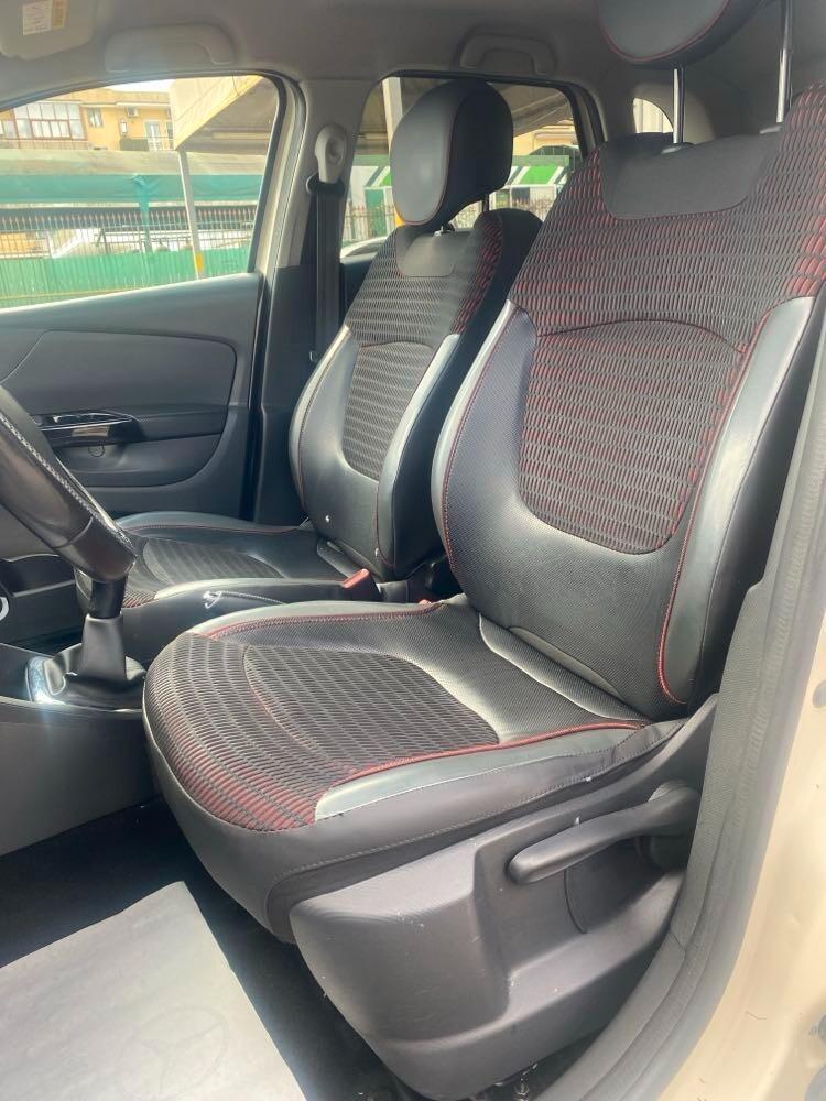 Captur 1.5 dCi 90 CV Project Runway Super Accessiorata