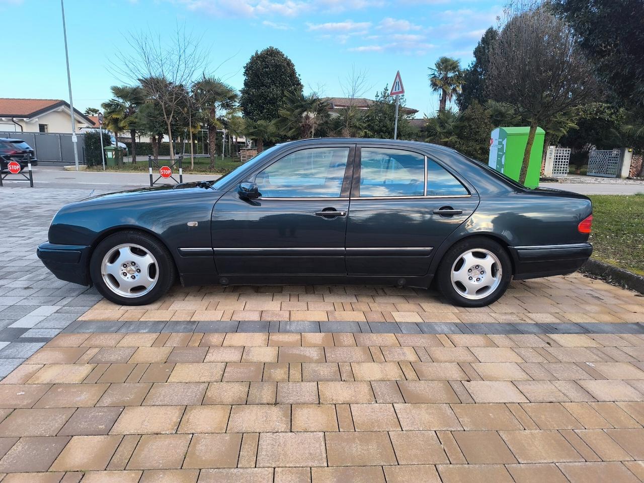 Mercedes-benz E 200 cat Avantgarde