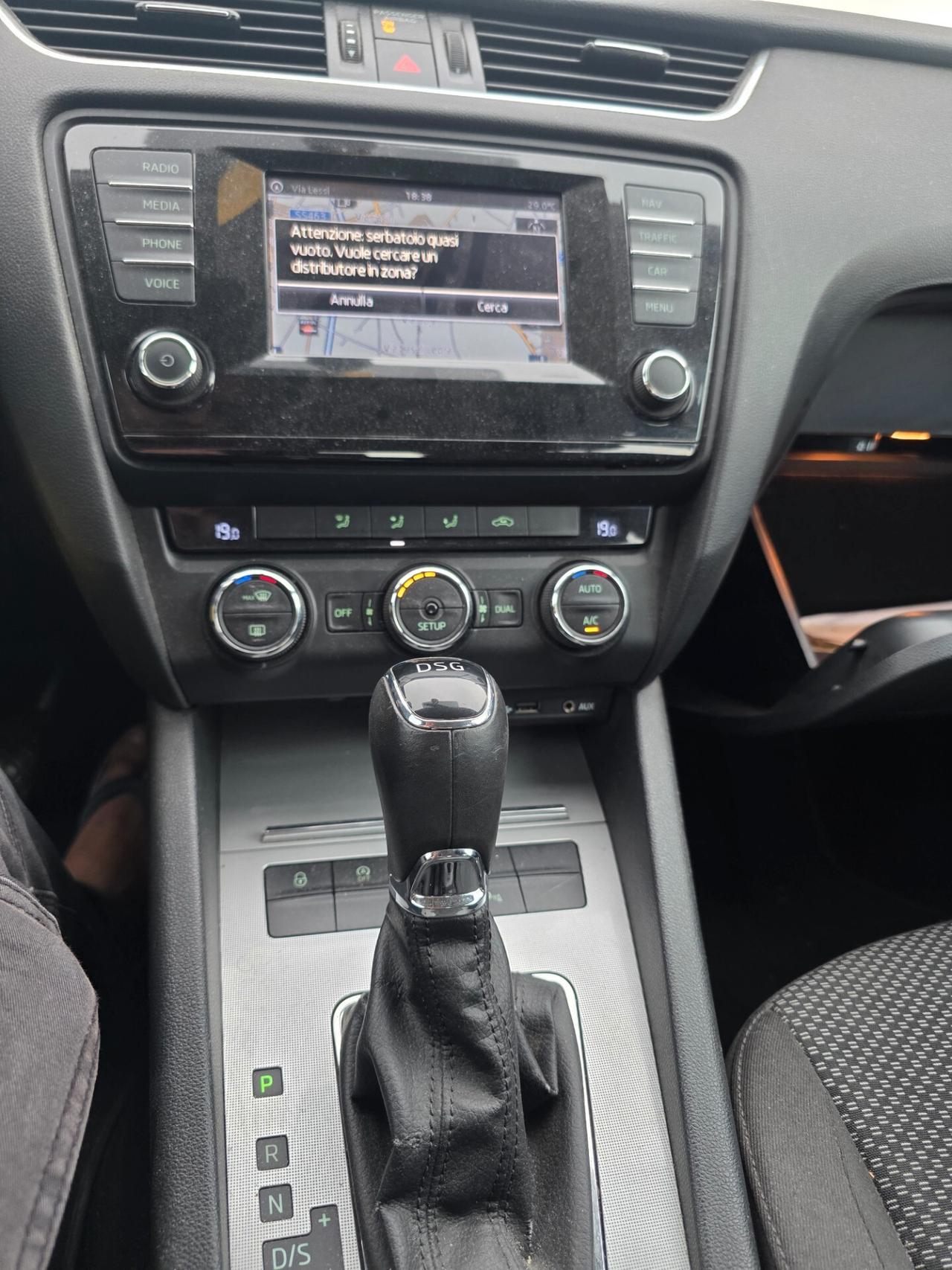 Skoda Octavia 1.6 TDI CR 105CV DSG full