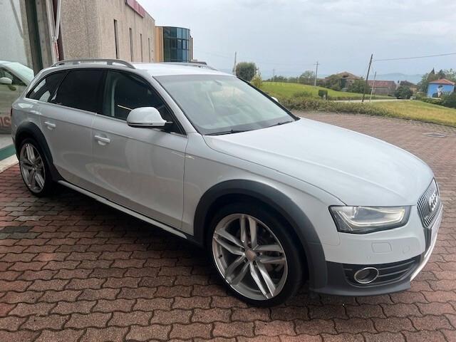 Audi A4 allroad 2.0 tdi 177cv Quattro s-tronic, 20", Xenon, Navi