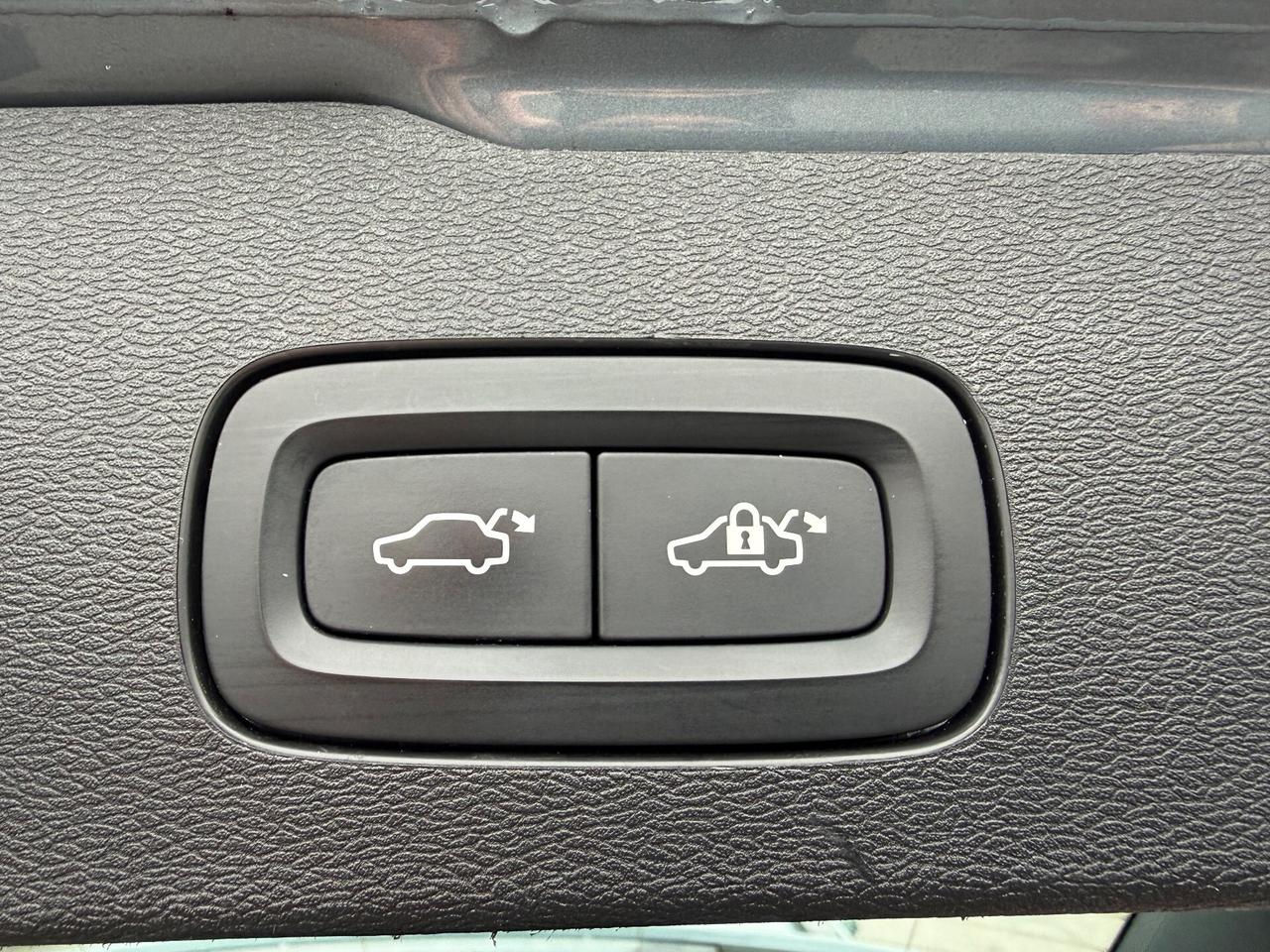 Volvo V60 B4 2.0 197 CV Geartronic Momentum Business Pro