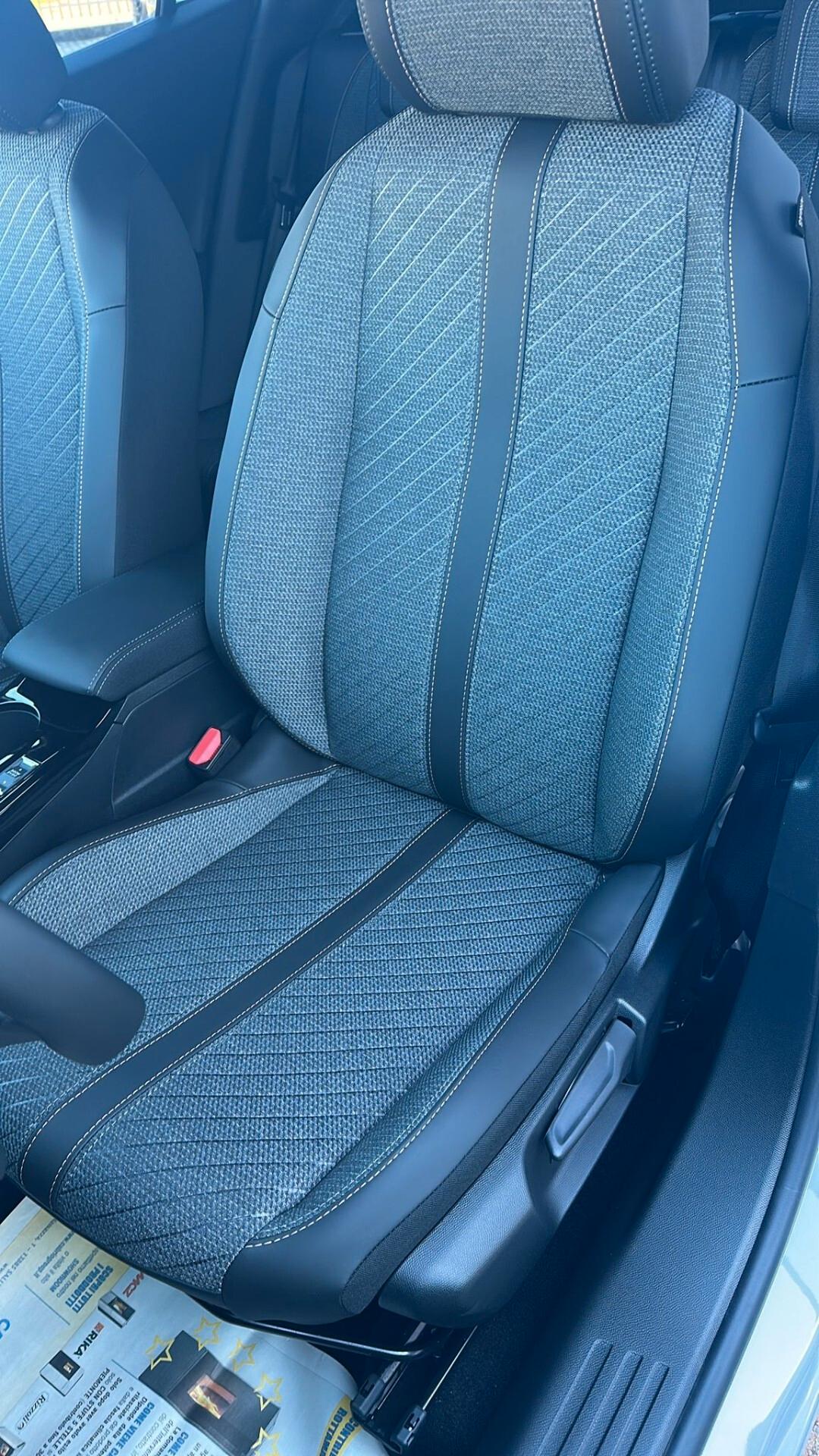 Peugeot 2008 PureTech 100 S&S Allure