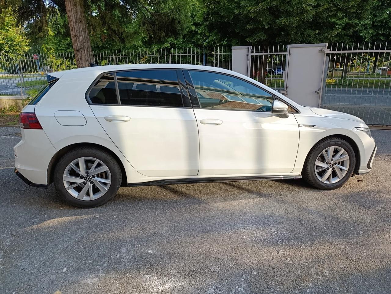 Volkswagen Golf 1.5 eTSI 150 CV EVO ACT DSG R-Line - NEOPATENTATI