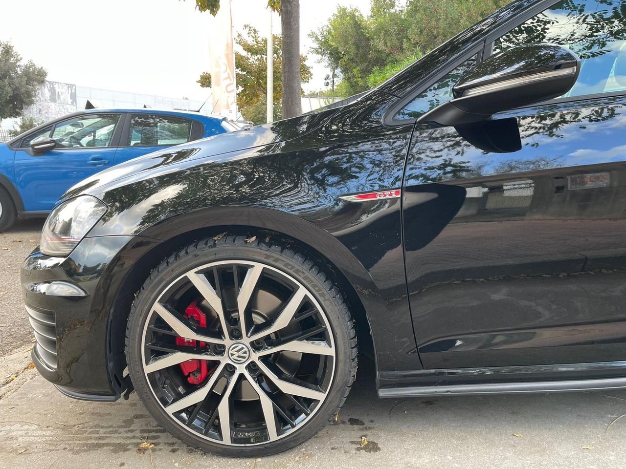 Volkswagen Golf GTI 230 CV Performance 2.0 TSI DSG 5p.