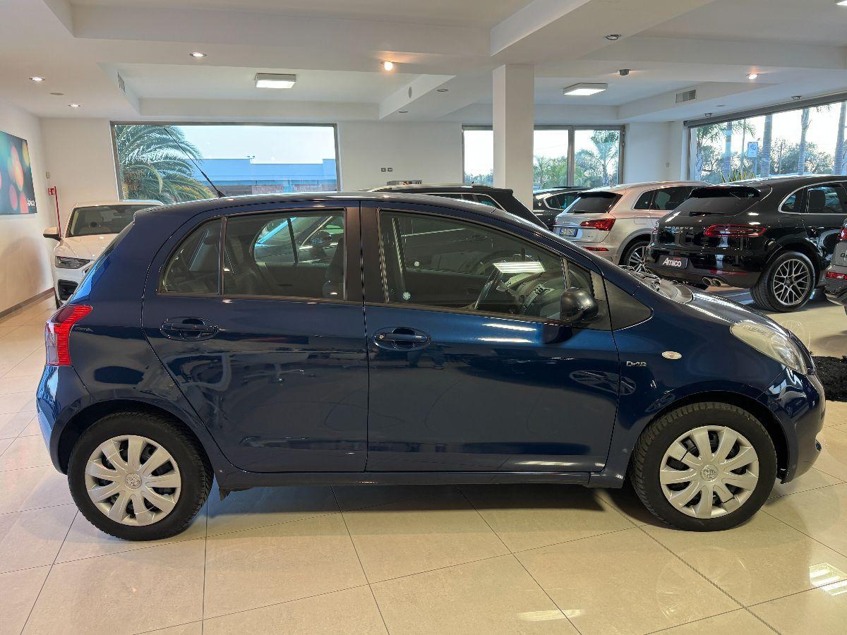 TOYOTA Yaris 1.4 D Cambio Automatico