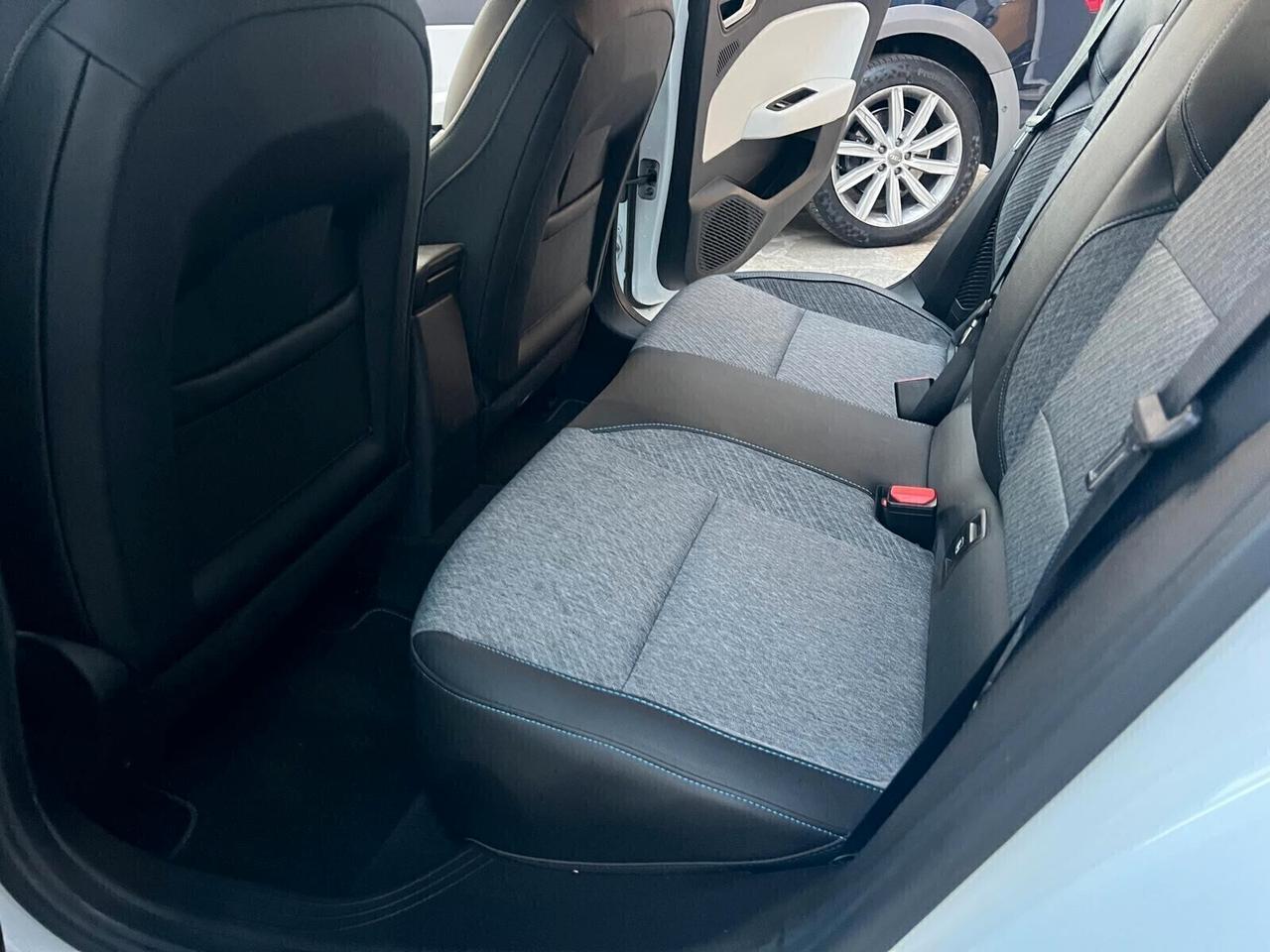 RENAULT CLIO HYBRID E-TECH RS LINE 140cv NEOPAT