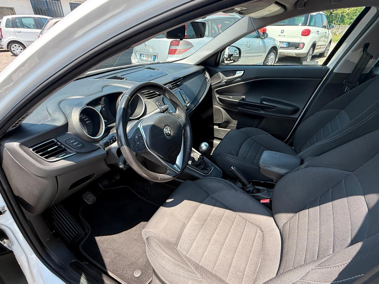 Alfa Romeo Giulietta 1.6 JTDm-2 120 CV Distinctive