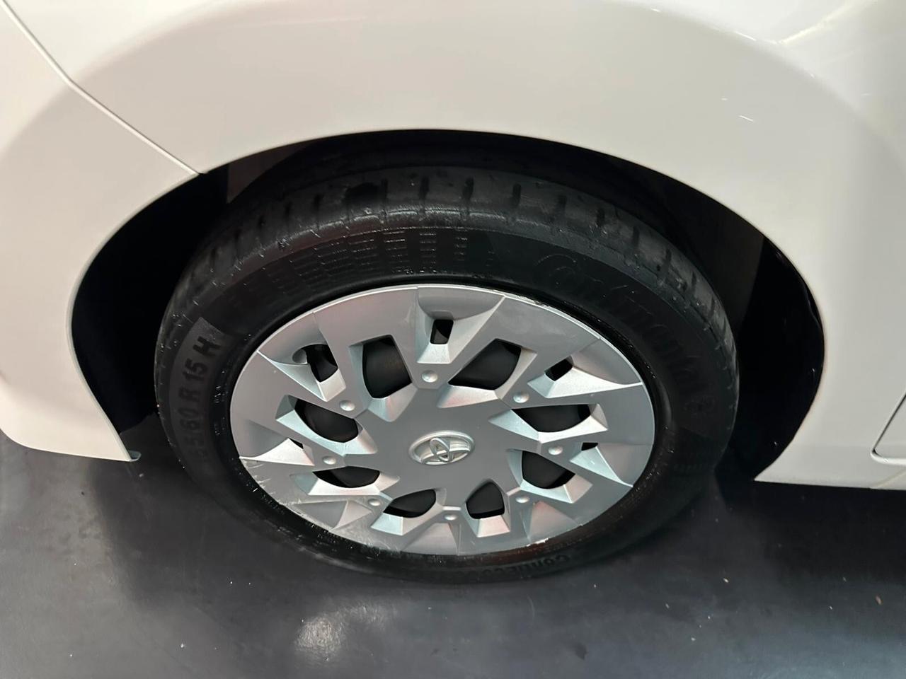 Toyota Aygo 1.0 VVT-i 69 CV 5 porte x-cool TSS