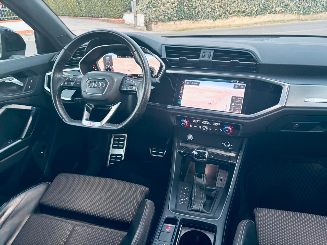 Audi Q3 2.0 TDI 150 CV S tronic line Edition