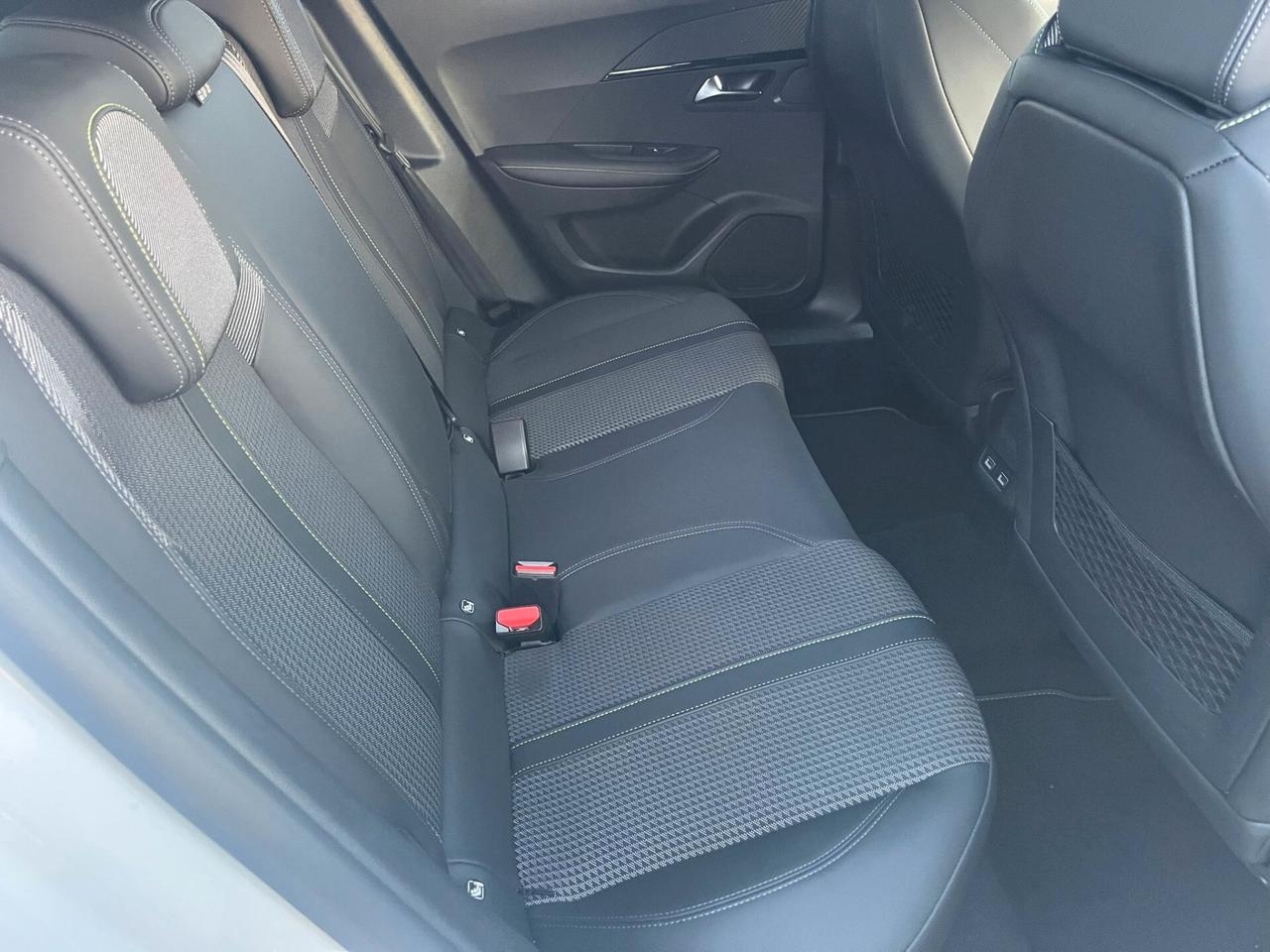 Peugeot 2008 BlueHDi 130 S&S EAT8 GT