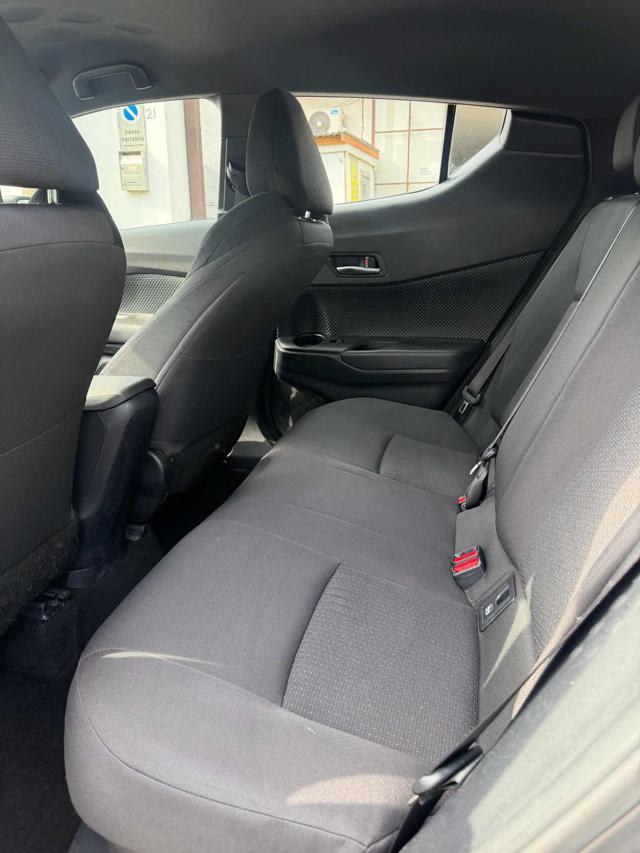 TOYOTA C-HR 1.8 Hybrid E-CVT Active