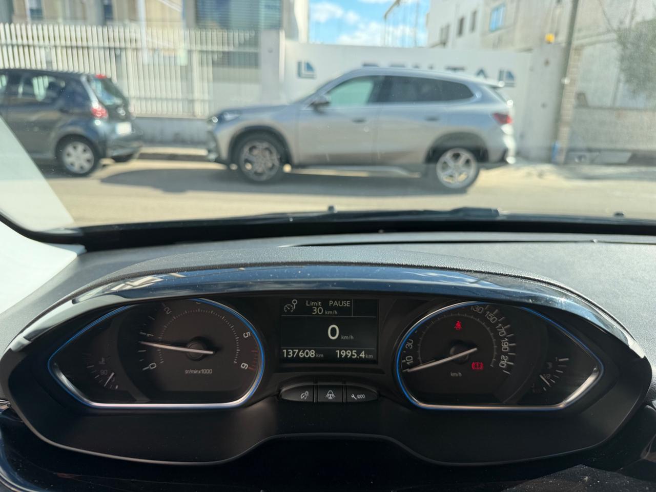Peugeot 2008 ALLURE 1.5 100 cv-2018/NAVI/PELLE