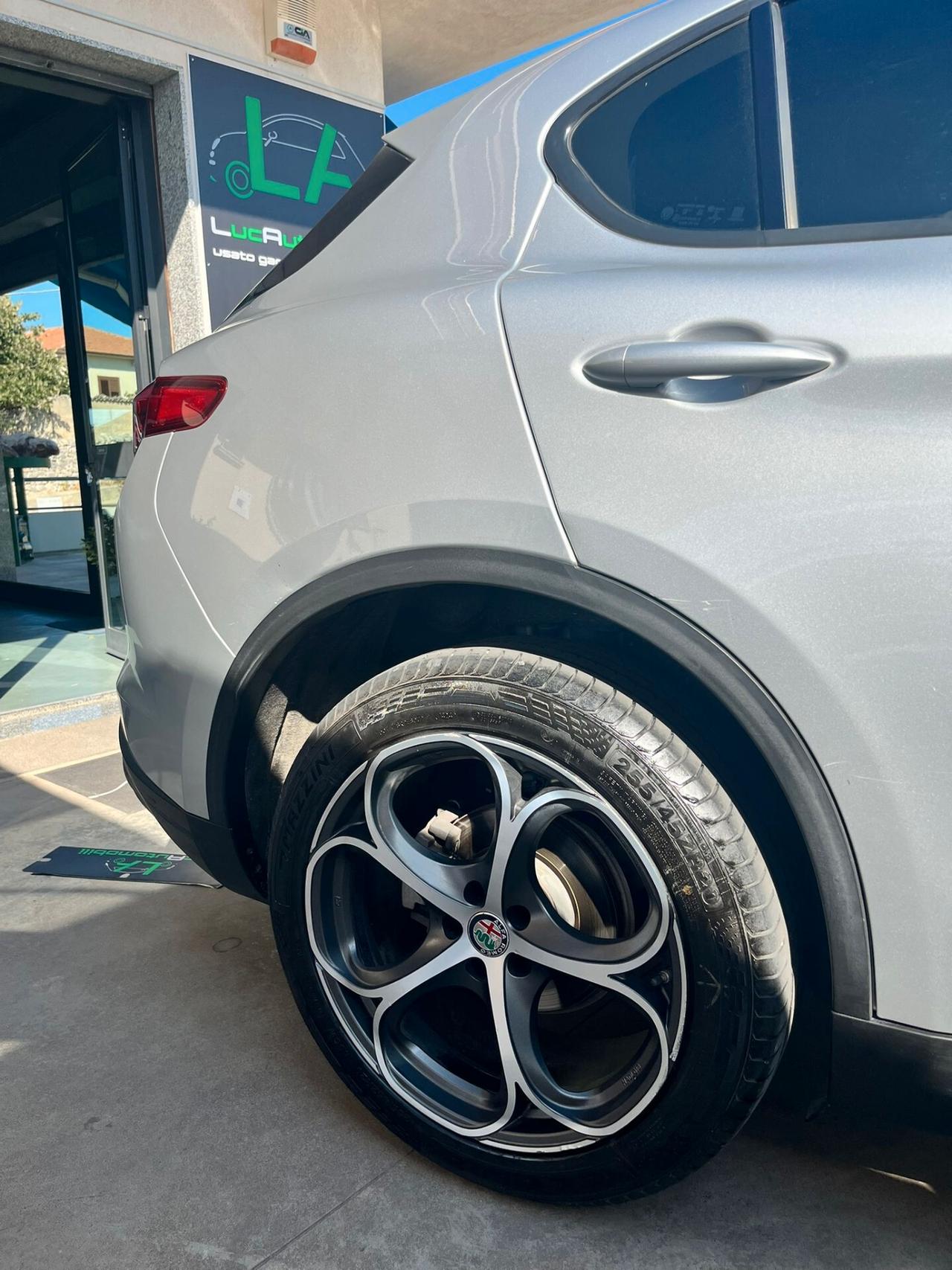 Alfa Romeo Stelvio 2.2 Turbodiesel 180 CV AT8 RWD Executive
