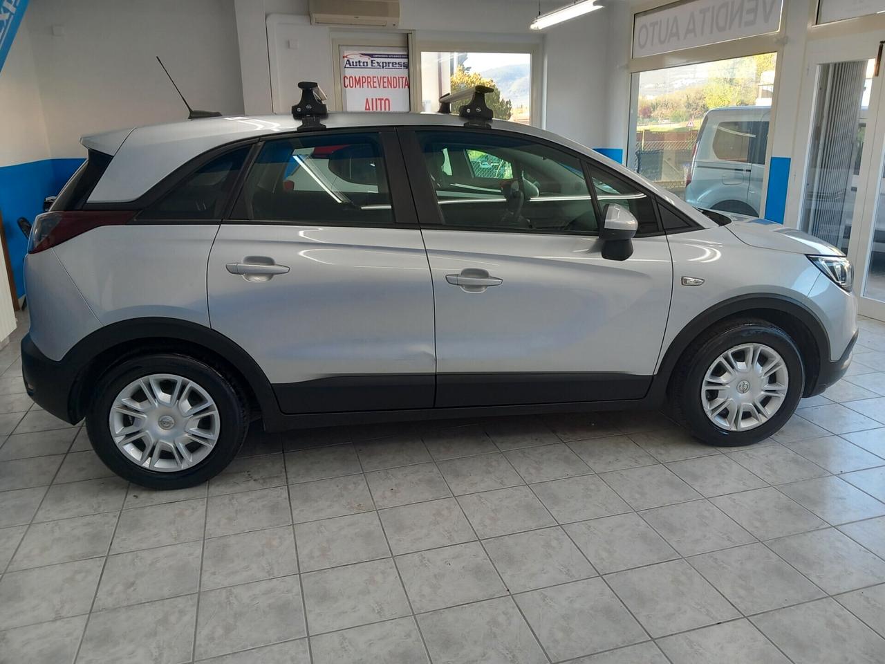 Opel Crossland anno 2018 1.2 benzina 105 mila km