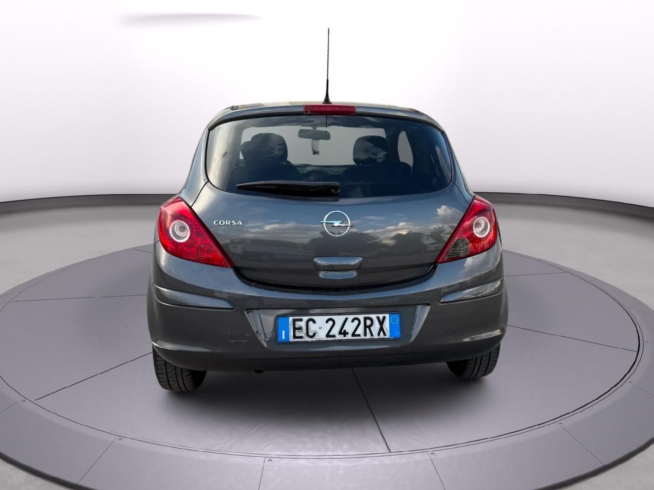 Opel Corsa 1.2 benzina anno 2011 neo