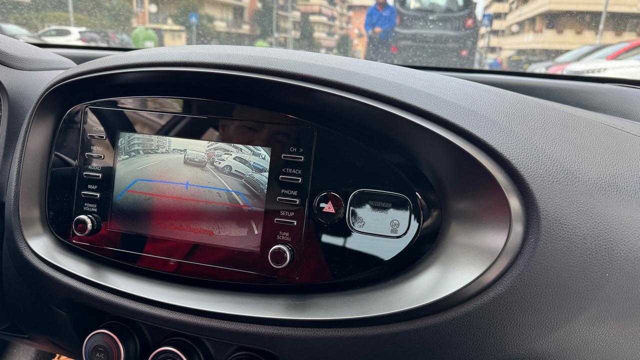 Toyota Aygo X 1.0 VVT-i 72 CV 5 porte Lounge Air S-CVT X PLAY NAVI KAMERA PDC BLUETOOTH CAR PLAY